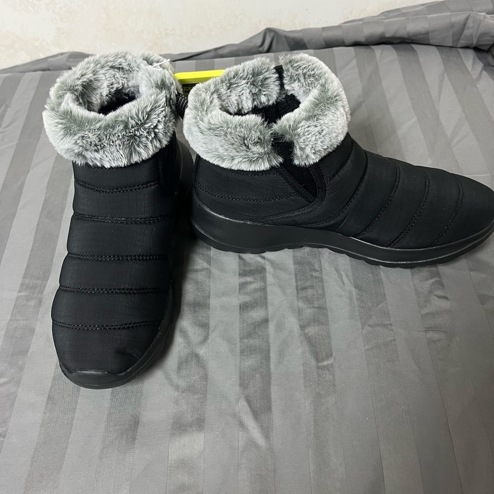 Skechers Black Winter Boots with Faux Fur Lining NWT